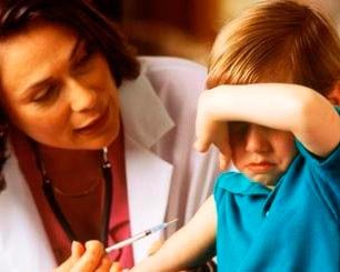 Что делать, если ребенок боится врачей?