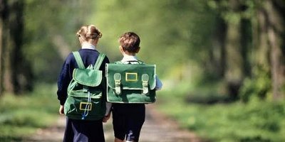 Ребенок прогуливает школу